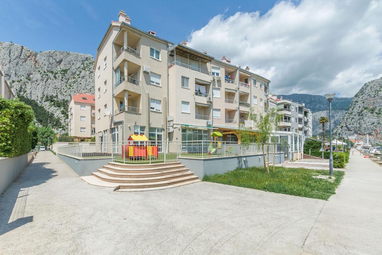 Apartments Cetina Оміш Екстер'єр фото